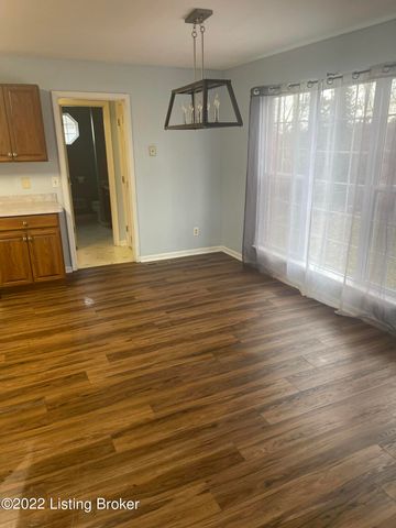 6300 Camden Ct, Crestwood, KY 40014