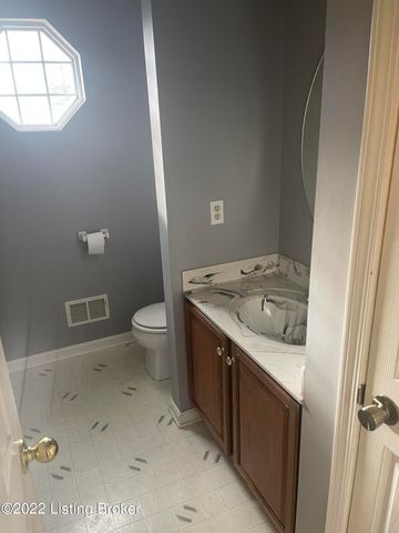 6300 Camden Ct, Crestwood, KY 40014