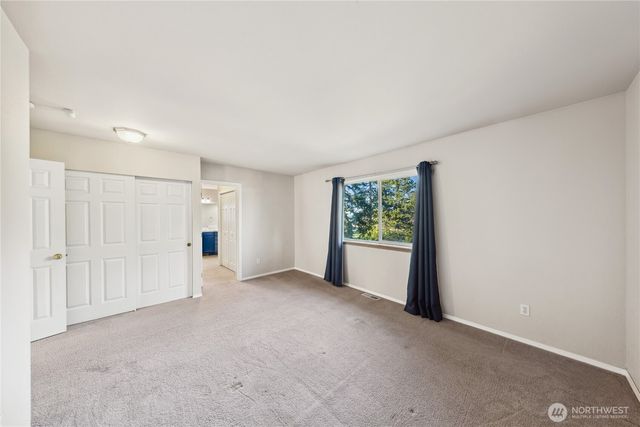 1340 NW Redwing Drive, Oak Harbor, WA 98277
