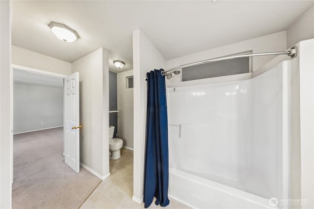 1340 NW Redwing Drive, Oak Harbor, WA 98277
