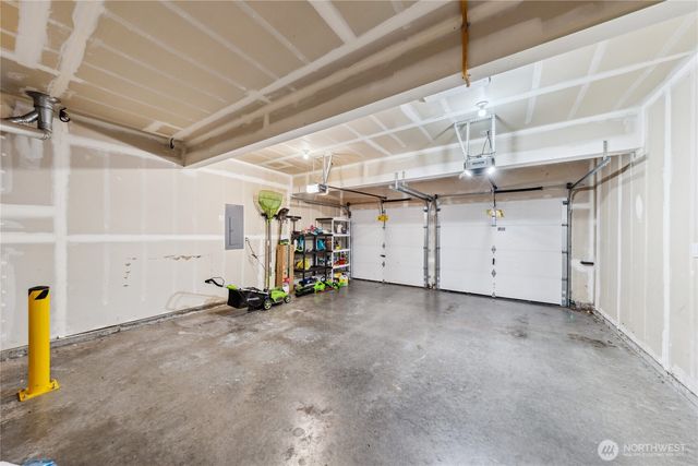 1340 NW Redwing Drive, Oak Harbor, WA 98277