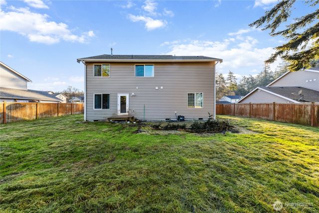 1340 NW Redwing Drive, Oak Harbor, WA 98277