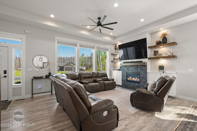 678 W Birdnest Drive, Wasilla, AK 99654