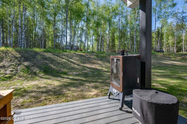 678 W Birdnest Drive, Wasilla, AK 99654