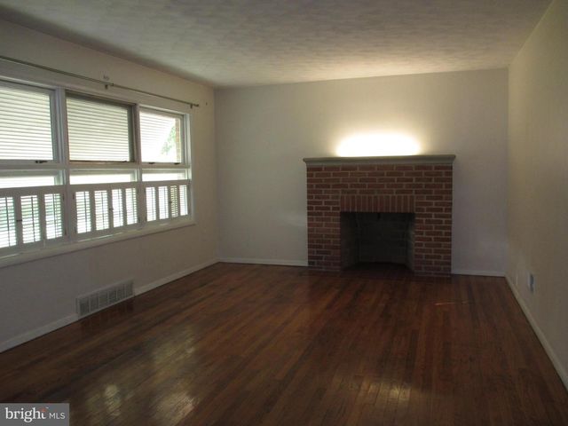 1748 SAN GABRIEL DR, York, PA 17406