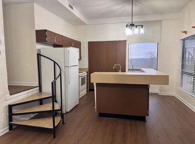 5916 Lago Vista WAY B-10 UP, Lago Vista, TX 78645