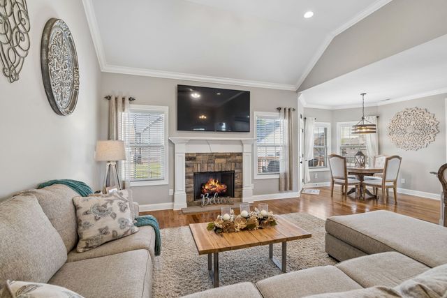 628 Josef Cir, Columbia, TN 38401