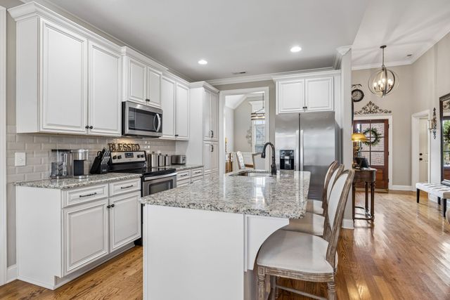 628 Josef Cir, Columbia, TN 38401