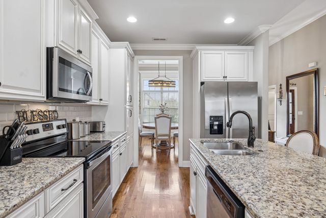 628 Josef Cir, Columbia, TN 38401