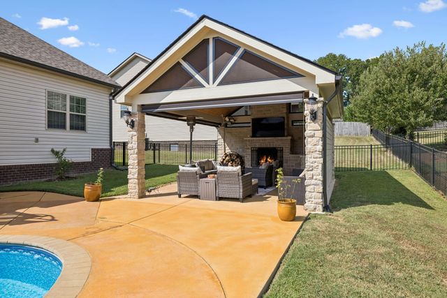 628 Josef Cir, Columbia, TN 38401