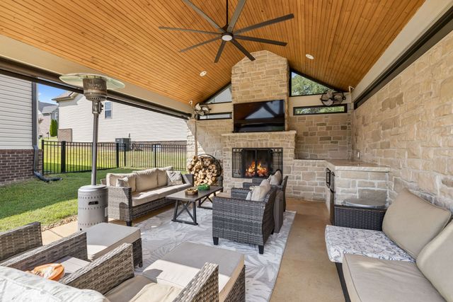 628 Josef Cir, Columbia, TN 38401