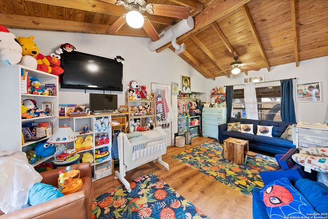 335 Flatrock, Canyon Lake, TX 78133