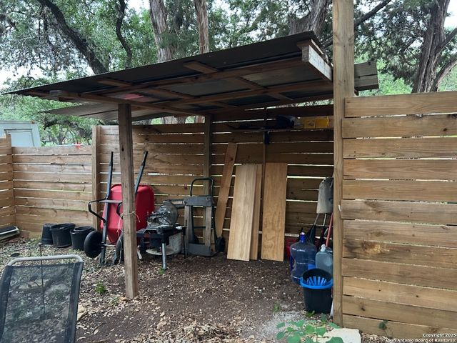 335 Flatrock, Canyon Lake, TX 78133