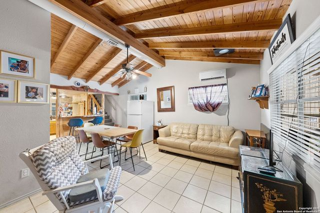 335 Flatrock, Canyon Lake, TX 78133