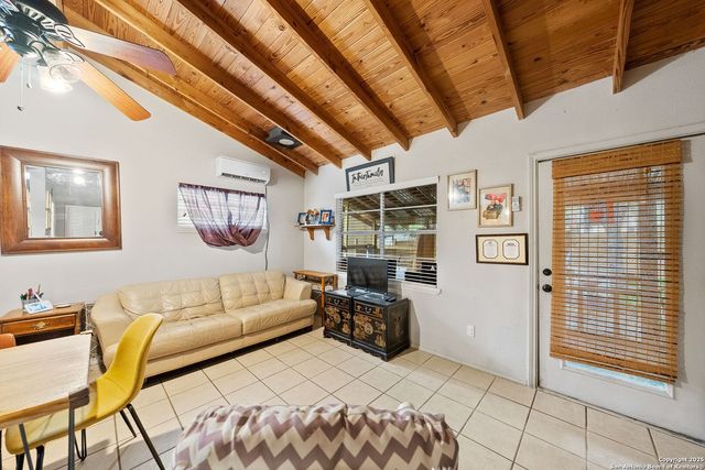 335 Flatrock, Canyon Lake, TX 78133