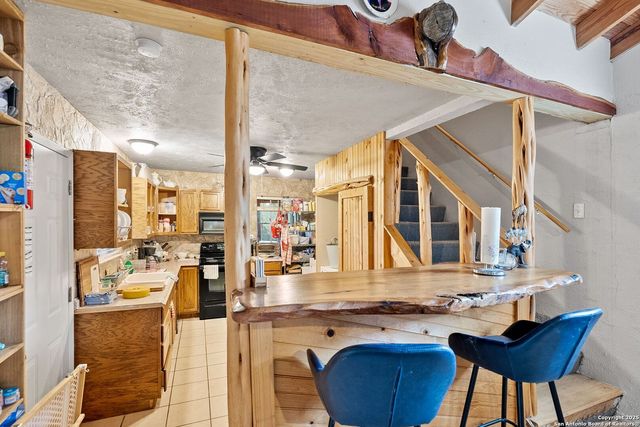 335 Flatrock, Canyon Lake, TX 78133