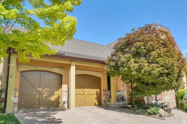 8283 S BAVARIAN CT, Cottonwood Heights, UT 84093