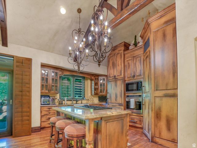 8283 S BAVARIAN CT, Cottonwood Heights, UT 84093