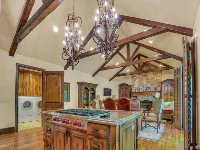 8283 S BAVARIAN CT, Cottonwood Heights, UT 84093