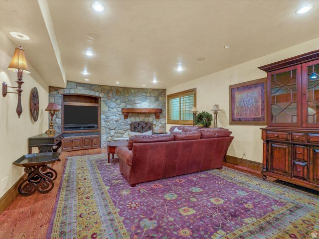 8283 S BAVARIAN CT, Cottonwood Heights, UT 84093