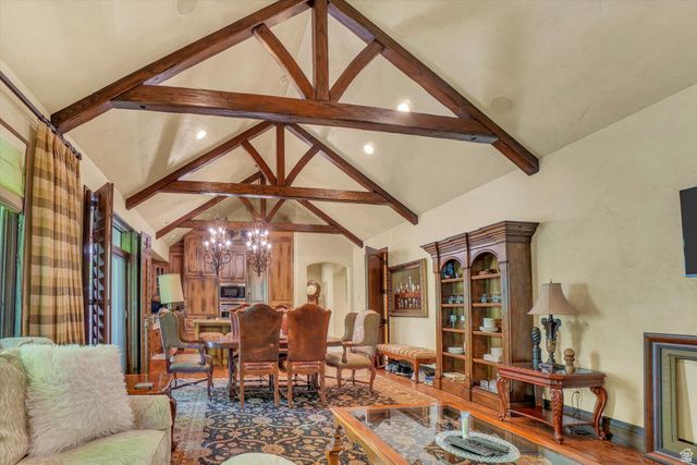 8283 S BAVARIAN CT, Cottonwood Heights, UT 84093