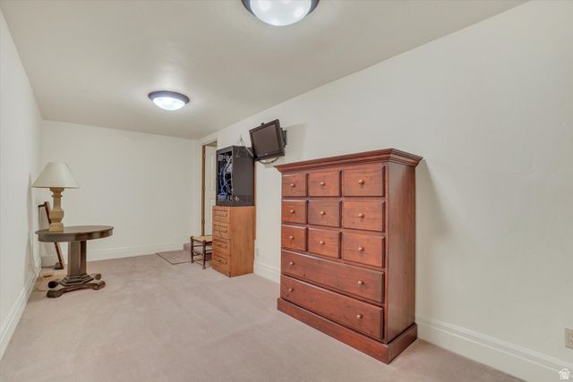 8283 S BAVARIAN CT, Cottonwood Heights, UT 84093