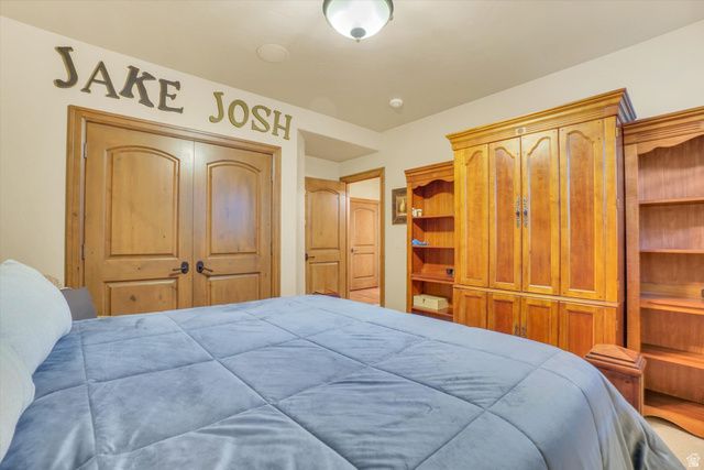 8283 S BAVARIAN CT, Cottonwood Heights, UT 84093