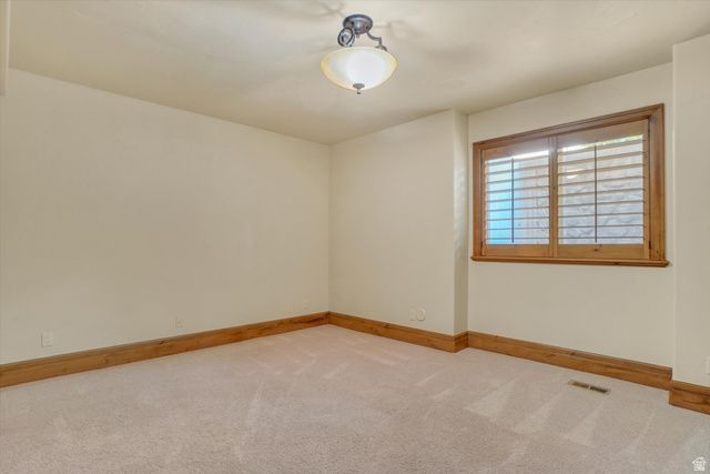 8283 S BAVARIAN CT, Cottonwood Heights, UT 84093