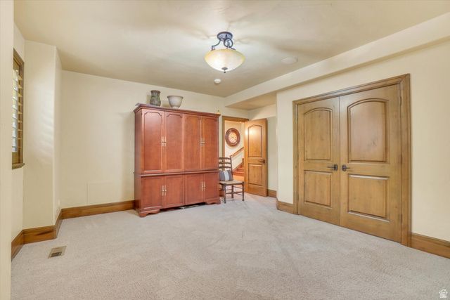 8283 S BAVARIAN CT, Cottonwood Heights, UT 84093