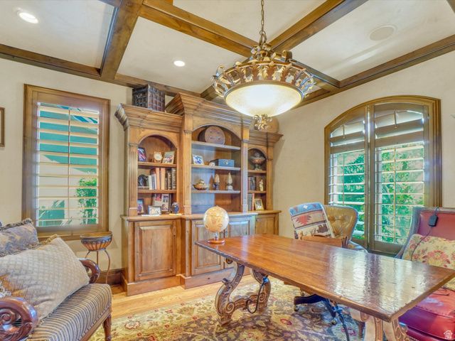 8283 S BAVARIAN CT, Cottonwood Heights, UT 84093