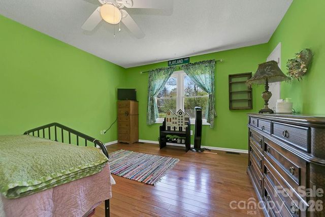 17 Resada Drive, Brevard, NC 28712