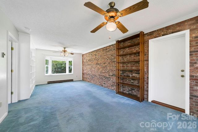 17 Resada Drive, Brevard, NC 28712