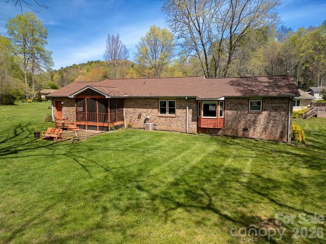 17 Resada Drive, Brevard, NC 28712