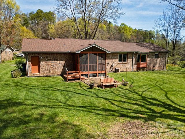 17 Resada Drive, Brevard, NC 28712