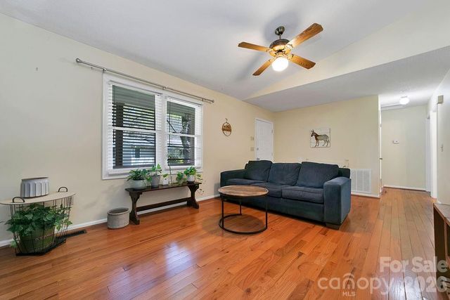 17 Resada Drive, Brevard, NC 28712