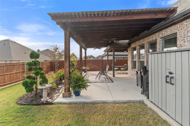 718 Indian Blanket Drive, Midlothian, TX 76065