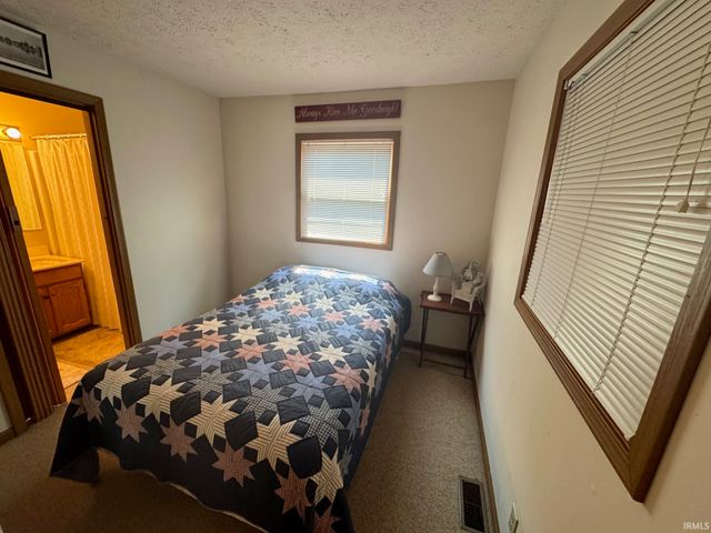 3213 Barrett Road, Rochester, IN 46975