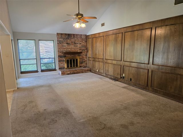 713 Sierra Blanca Drive, Saginaw, TX 76179