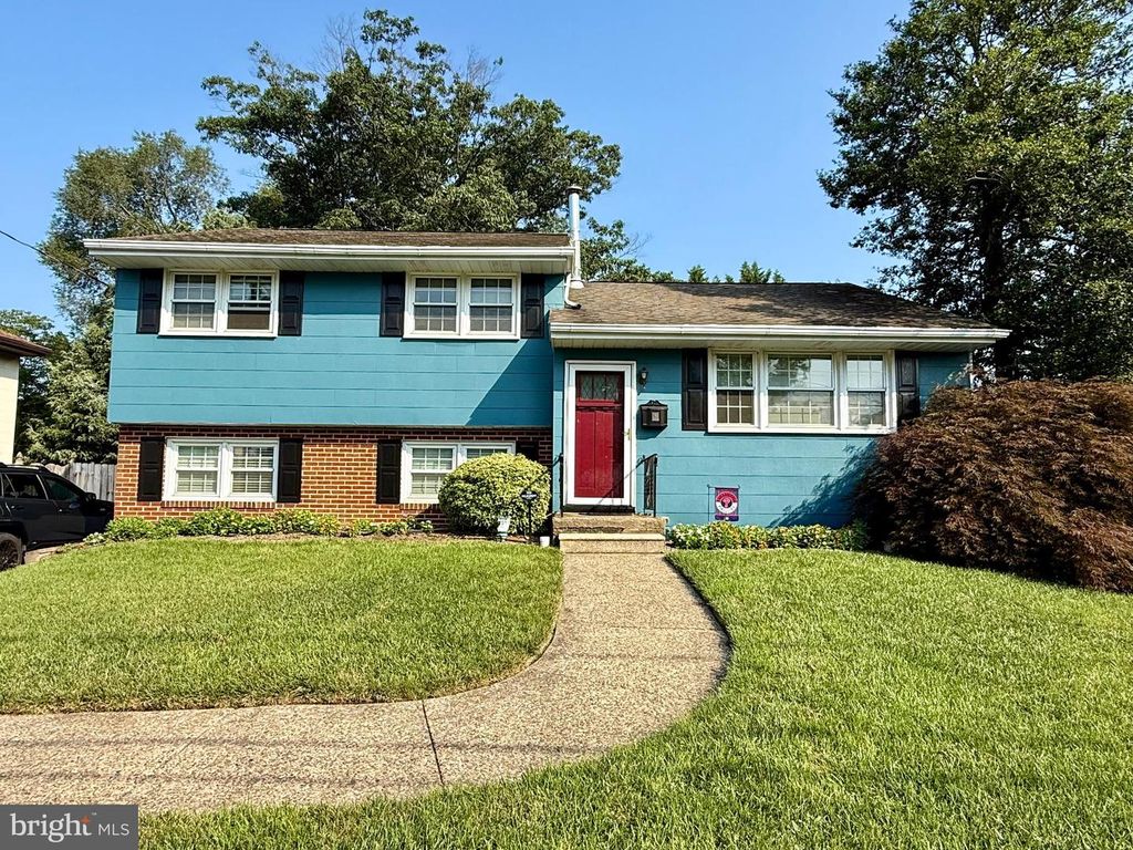 70 PLEASANT VALLEY DR, West Deptford, NJ 08096