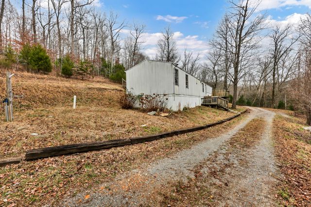 3845 Wickham Rd, Palmyra, TN 37142