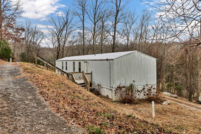 3845 Wickham Rd, Palmyra, TN 37142