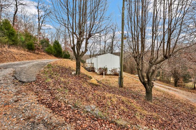 3845 Wickham Rd, Palmyra, TN 37142