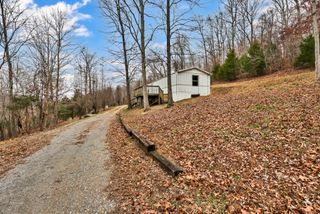 3845 Wickham Rd, Palmyra, TN 37142