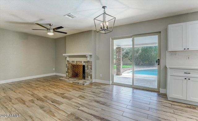 8637 E CAMELBACK Road, Scottsdale, AZ 85251