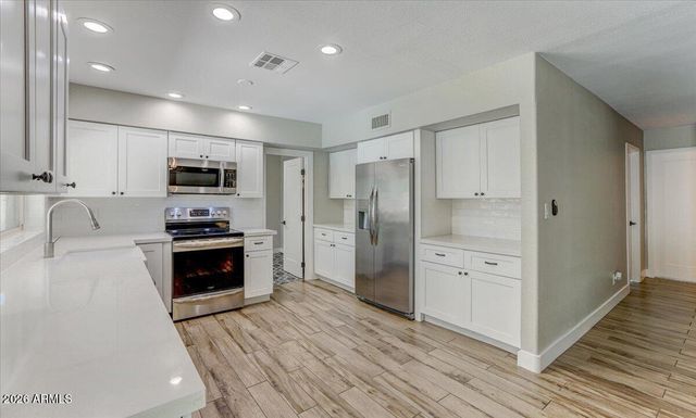 8637 E CAMELBACK Road, Scottsdale, AZ 85251