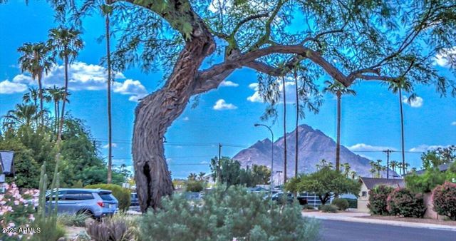 8637 E CAMELBACK Road, Scottsdale, AZ 85251