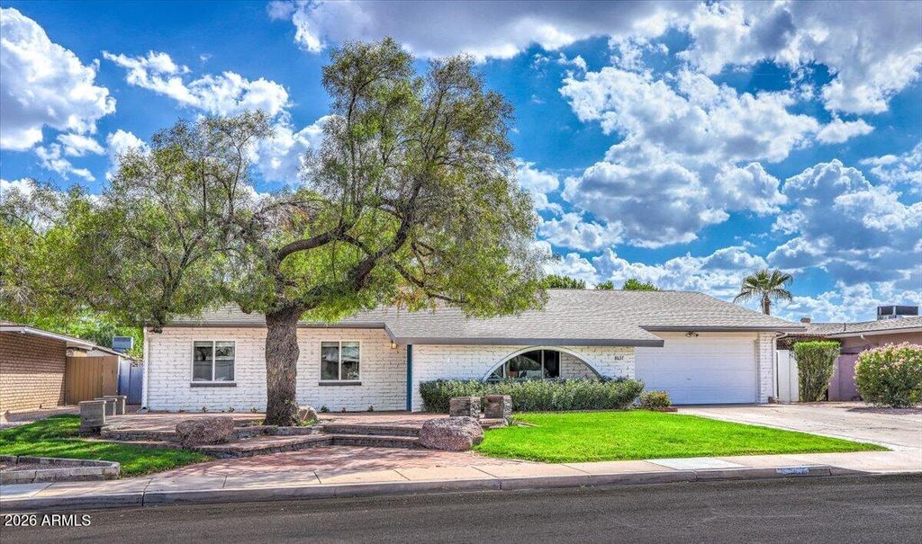 8637 E CAMELBACK Road, Scottsdale, AZ 85251 — exterior