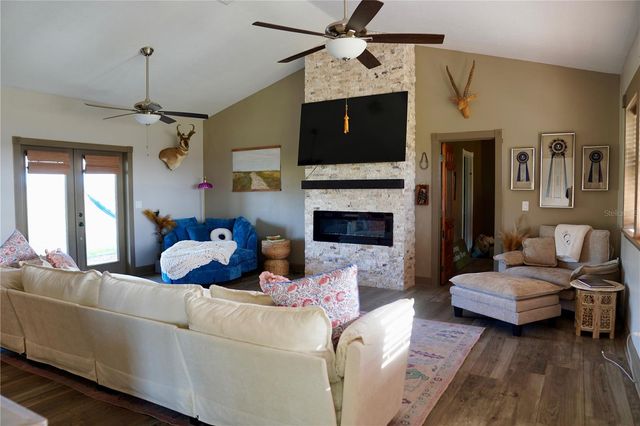 12895 NW GAINESVILLE ROAD, Reddick, FL 32686