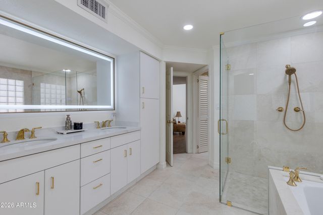 2626 E ARIZONA BILTMORE Circle 40, Phoenix, AZ 85016