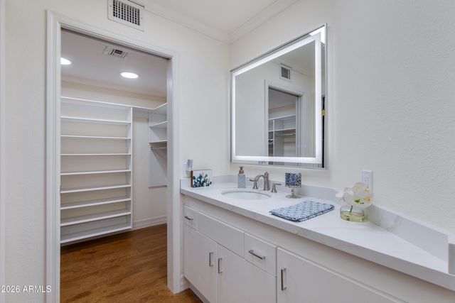 2626 E ARIZONA BILTMORE Circle 40, Phoenix, AZ 85016